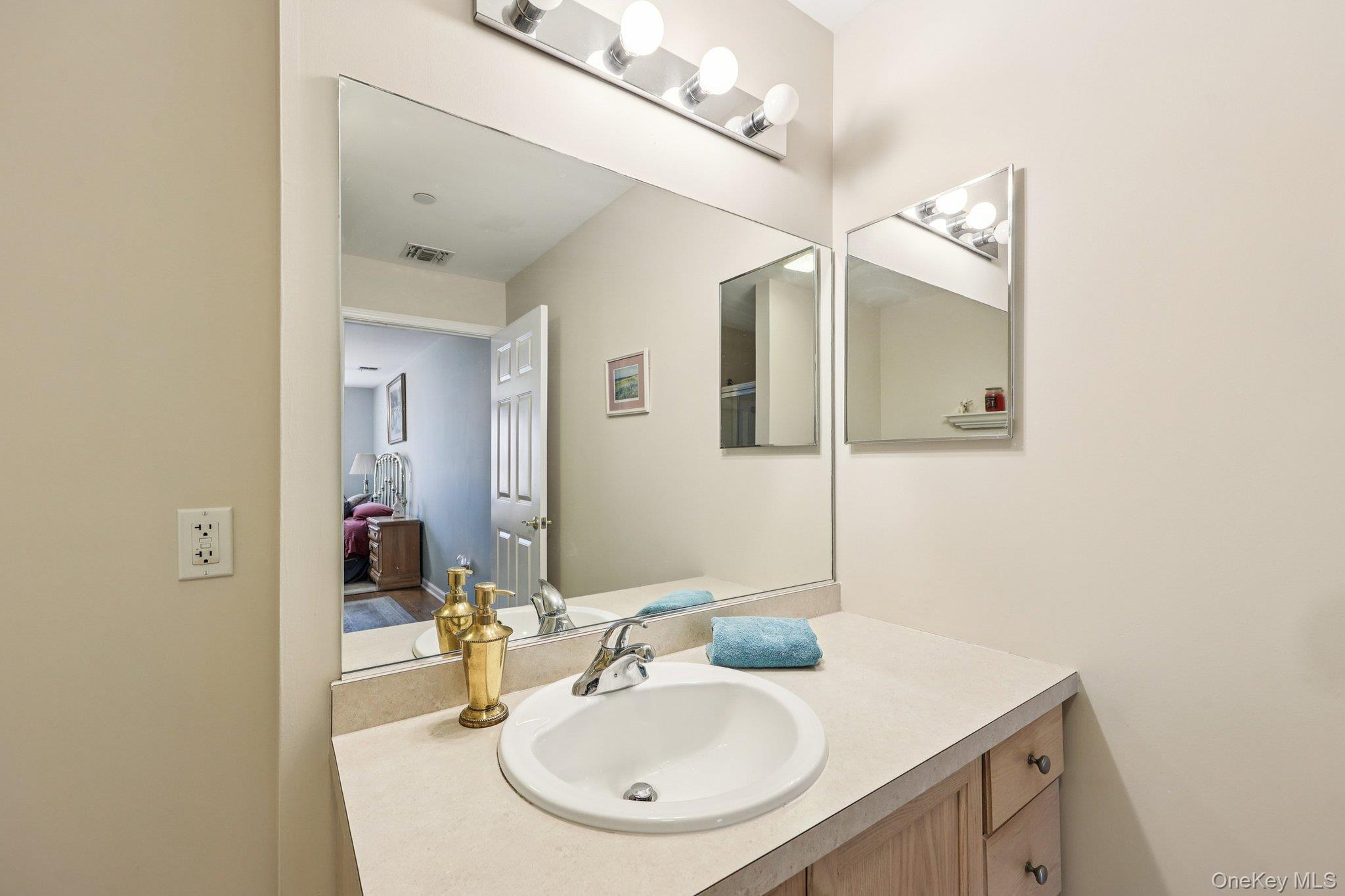 100 Woodcrest Lane # 123, Mount Kisco, NY 10549