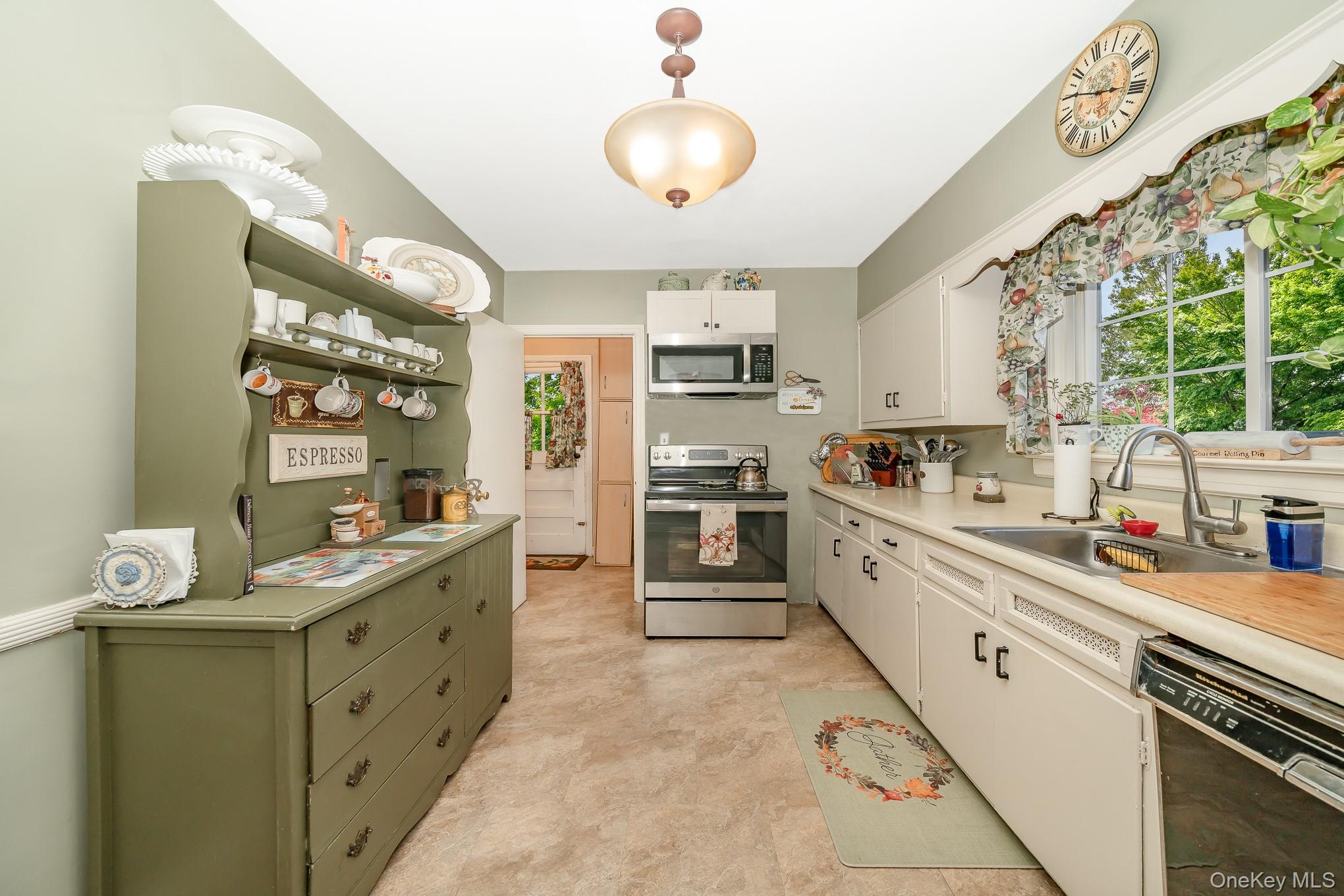 1427 Washington Avenue, Seaford, NY 11783