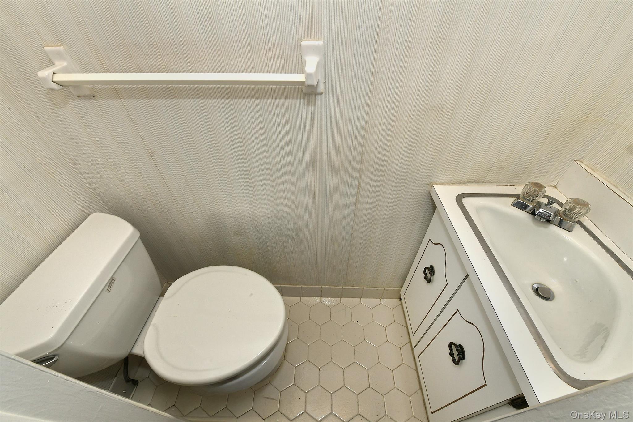 1483 Crown Street, Wantagh, NY 11793