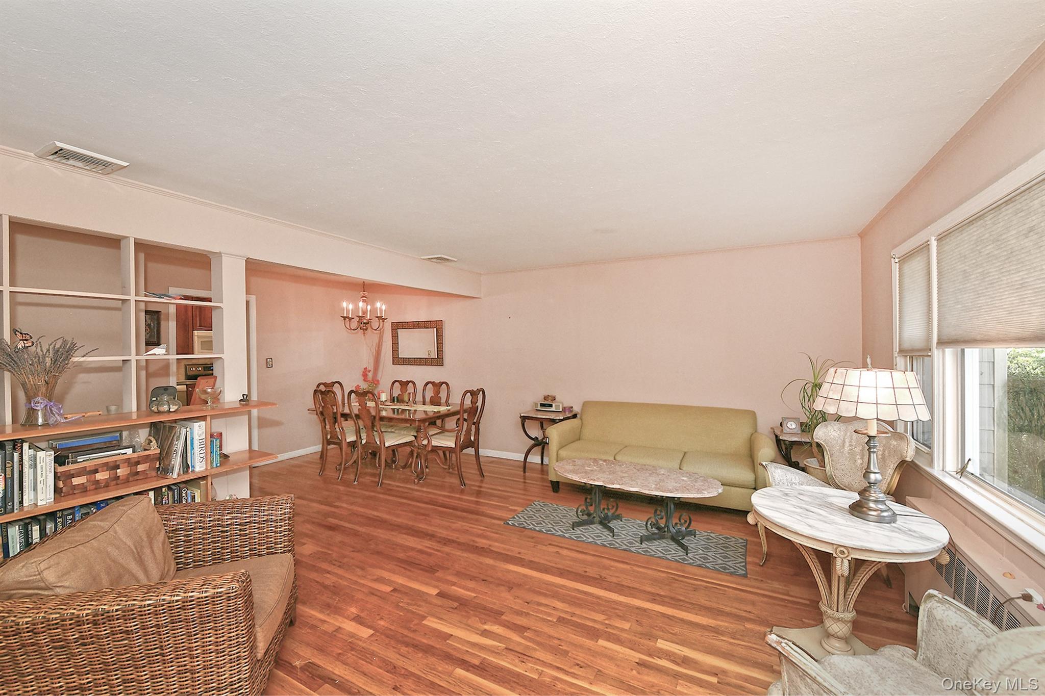 1483 Crown Street, Wantagh, NY 11793