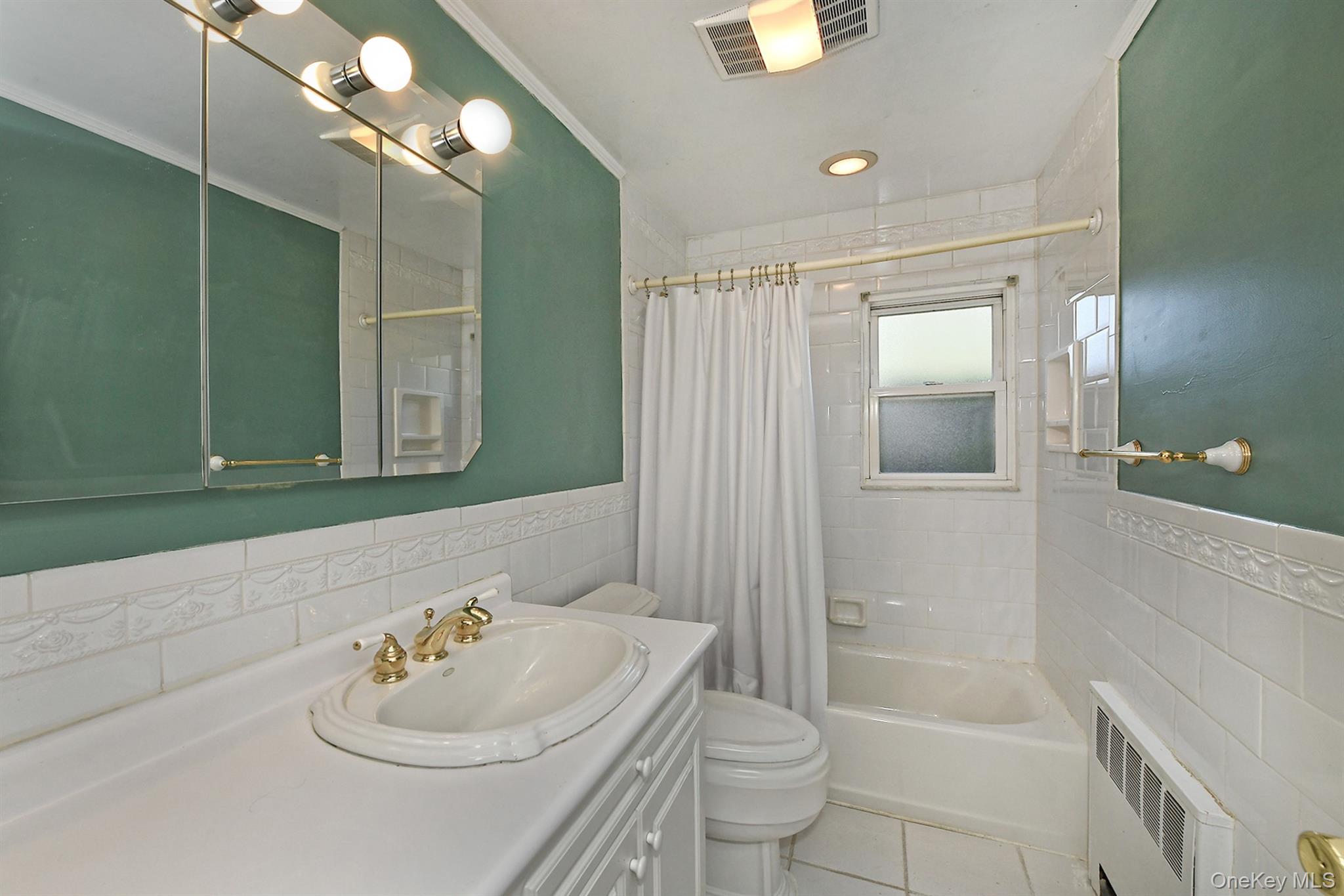 1483 Crown Street, Wantagh, NY 11793