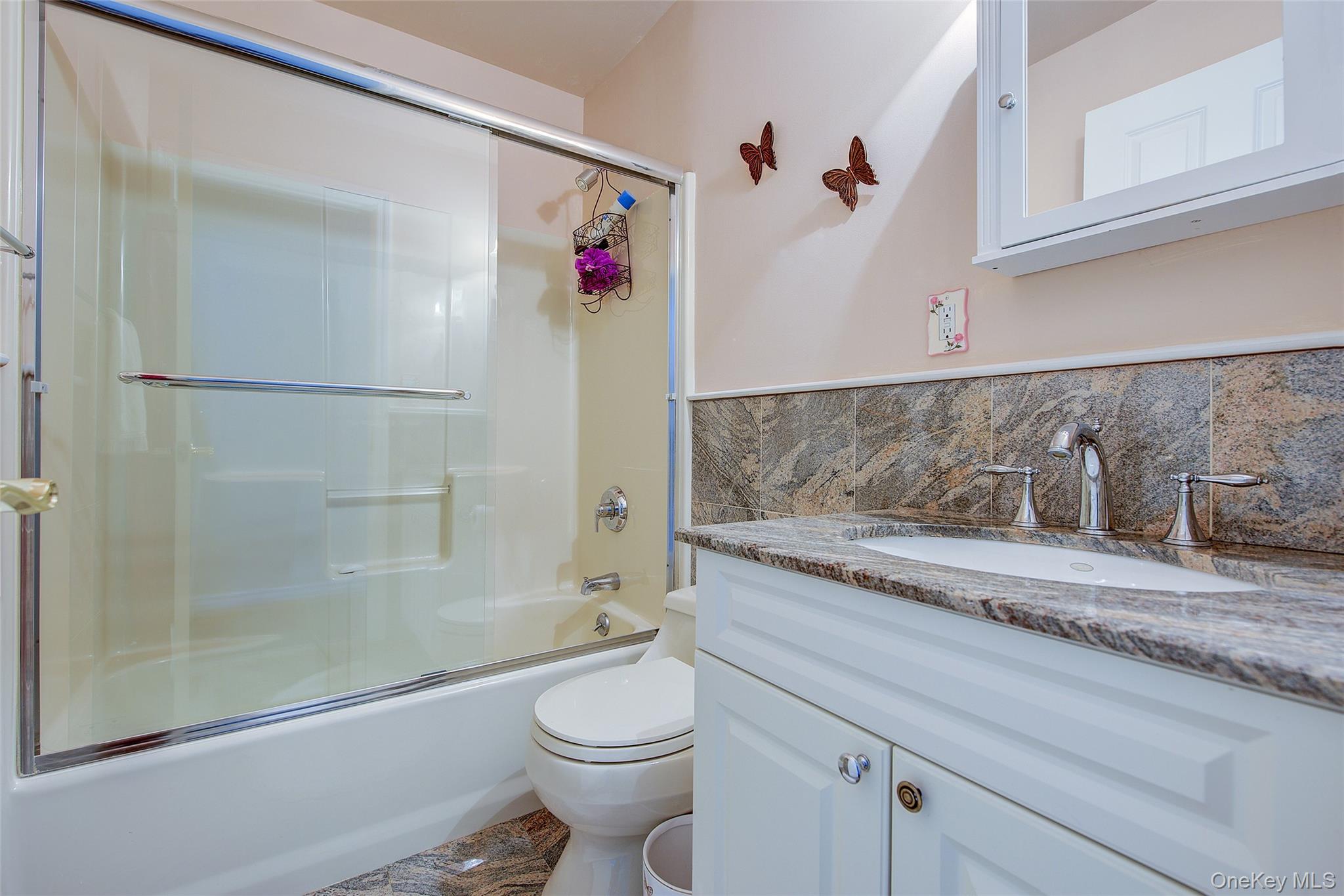 168-03 Powells Cove Boulevard # 13, Beechhurst, NY 11357