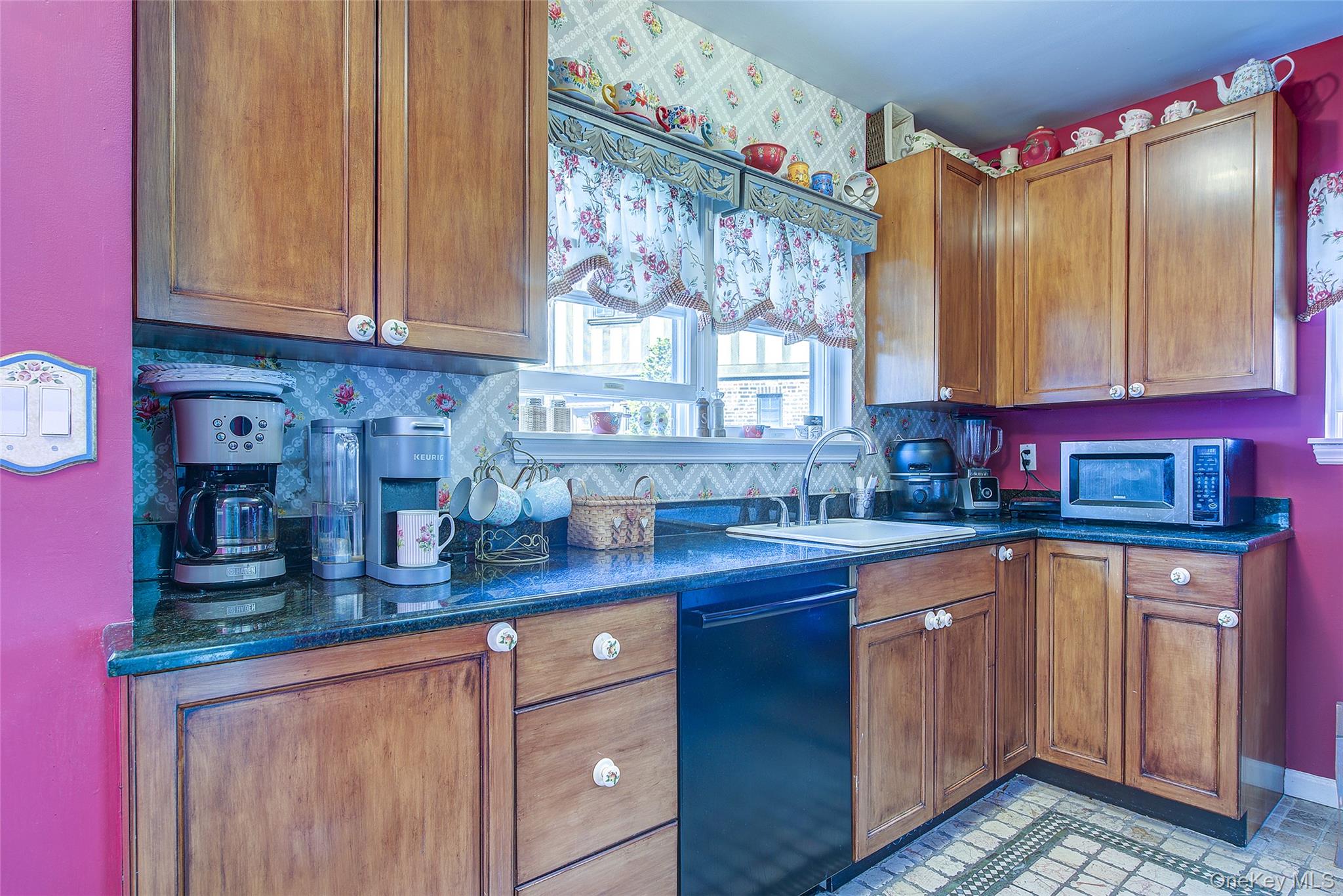 168-03 Powells Cove Boulevard # 13, Beechhurst, NY 11357