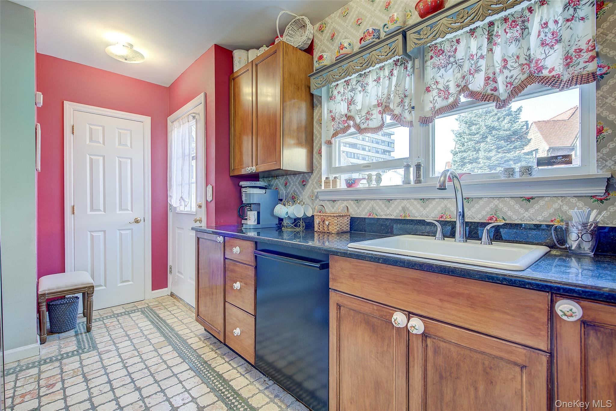 168-03 Powells Cove Boulevard # 13, Beechhurst, NY 11357