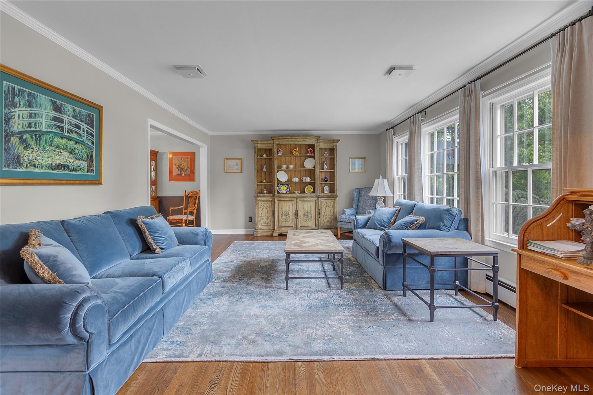 60 Oak Street, Smithtown, NY 11787