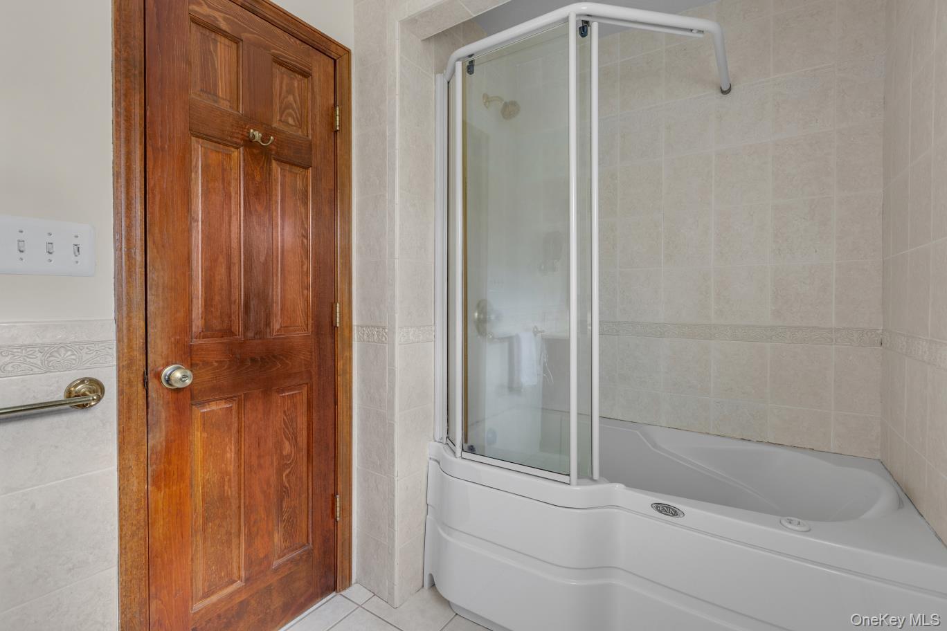 60 Oak Street, Smithtown, NY 11787