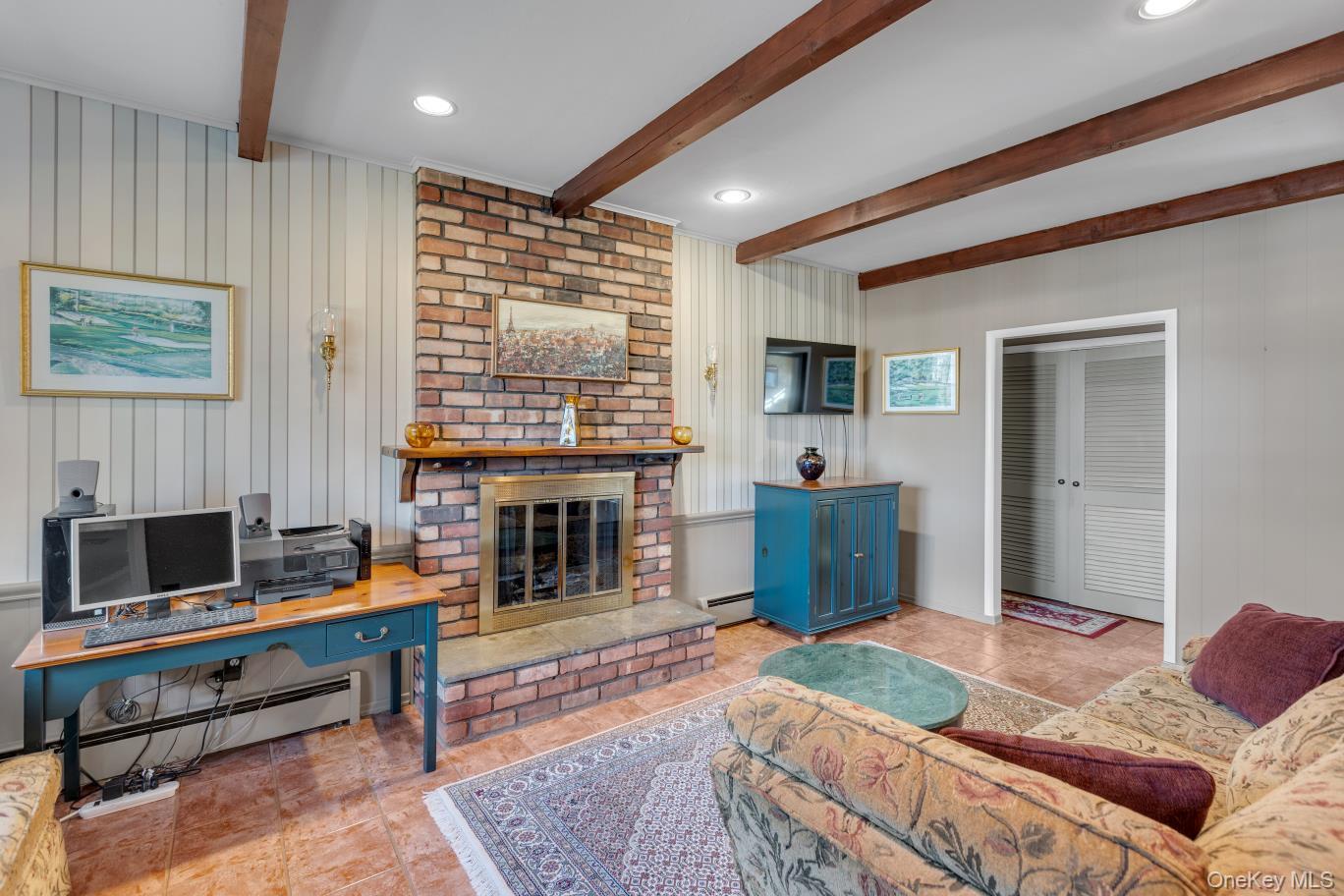 60 Oak Street, Smithtown, NY 11787