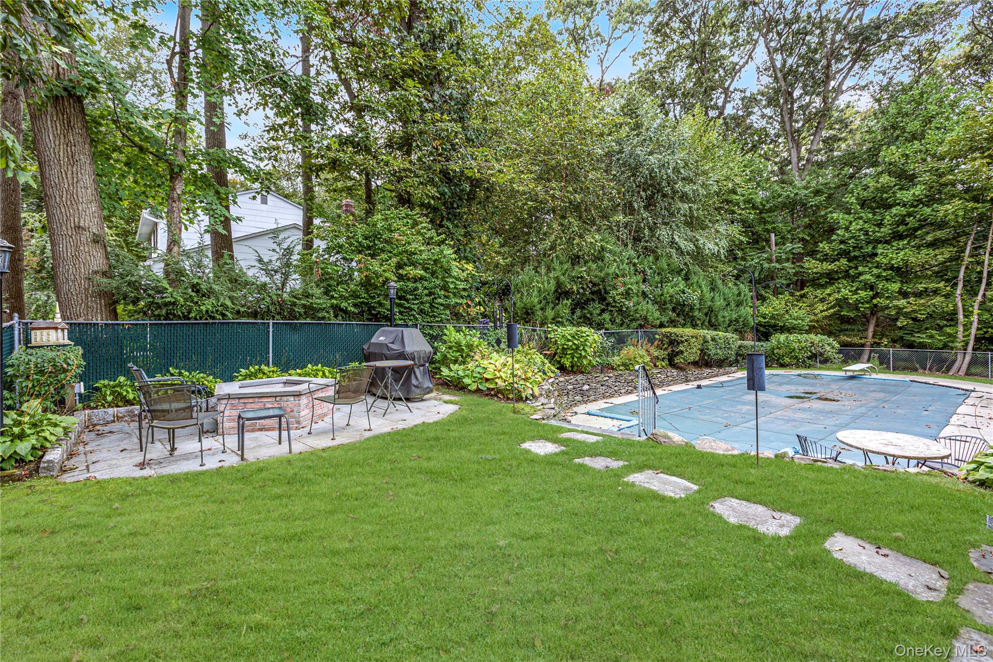 60 Oak Street, Smithtown, NY 11787