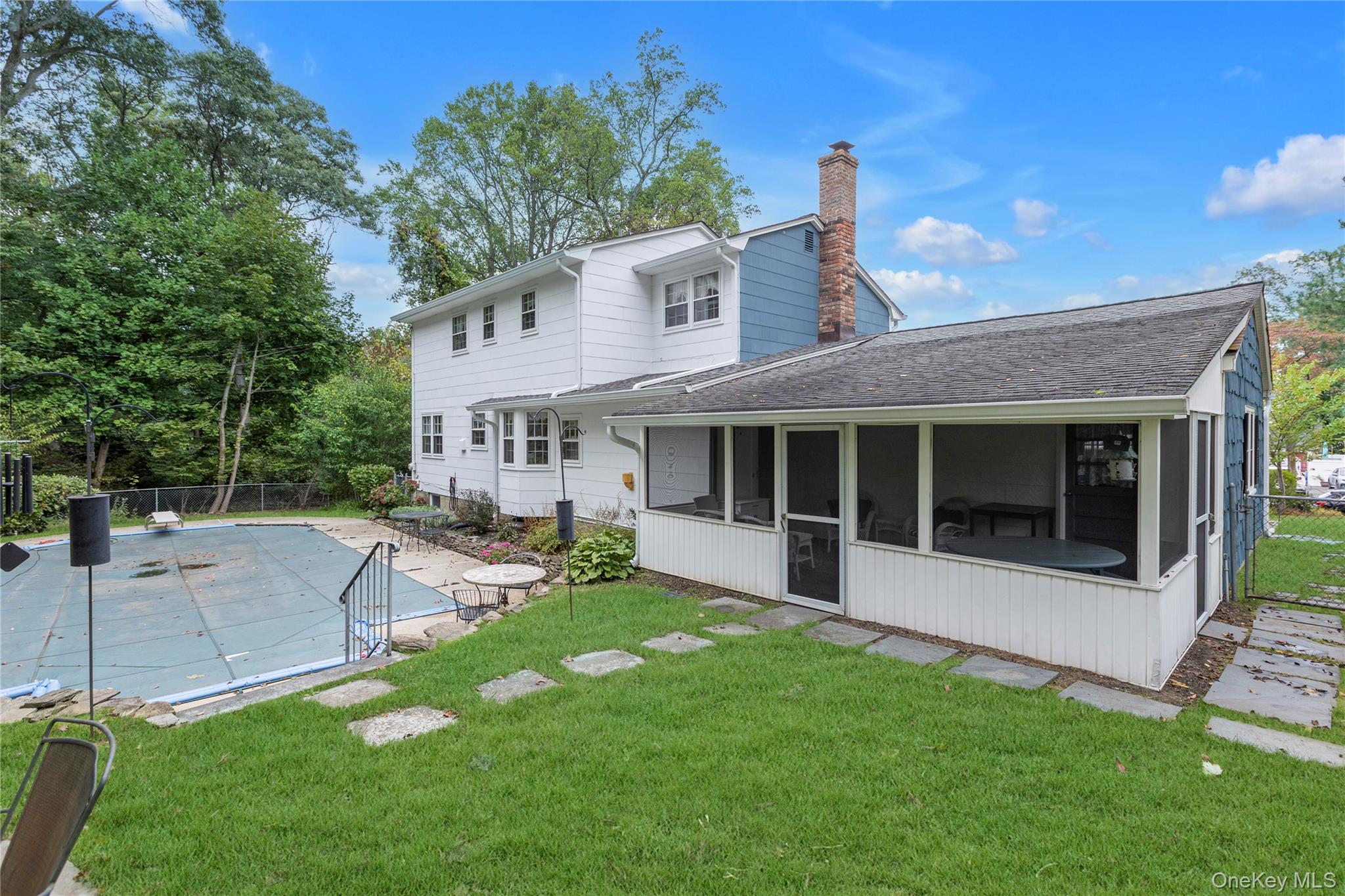 60 Oak Street, Smithtown, NY 11787