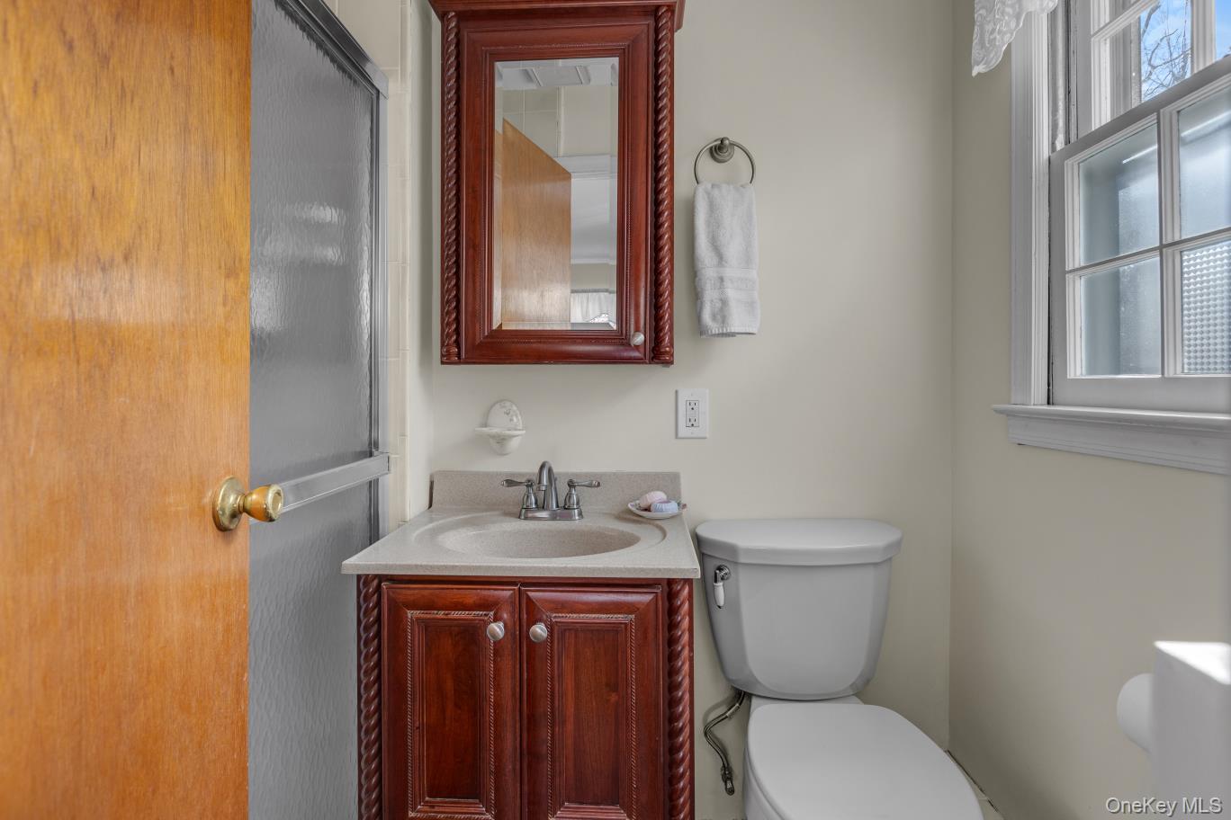 60 Oak Street, Smithtown, NY 11787