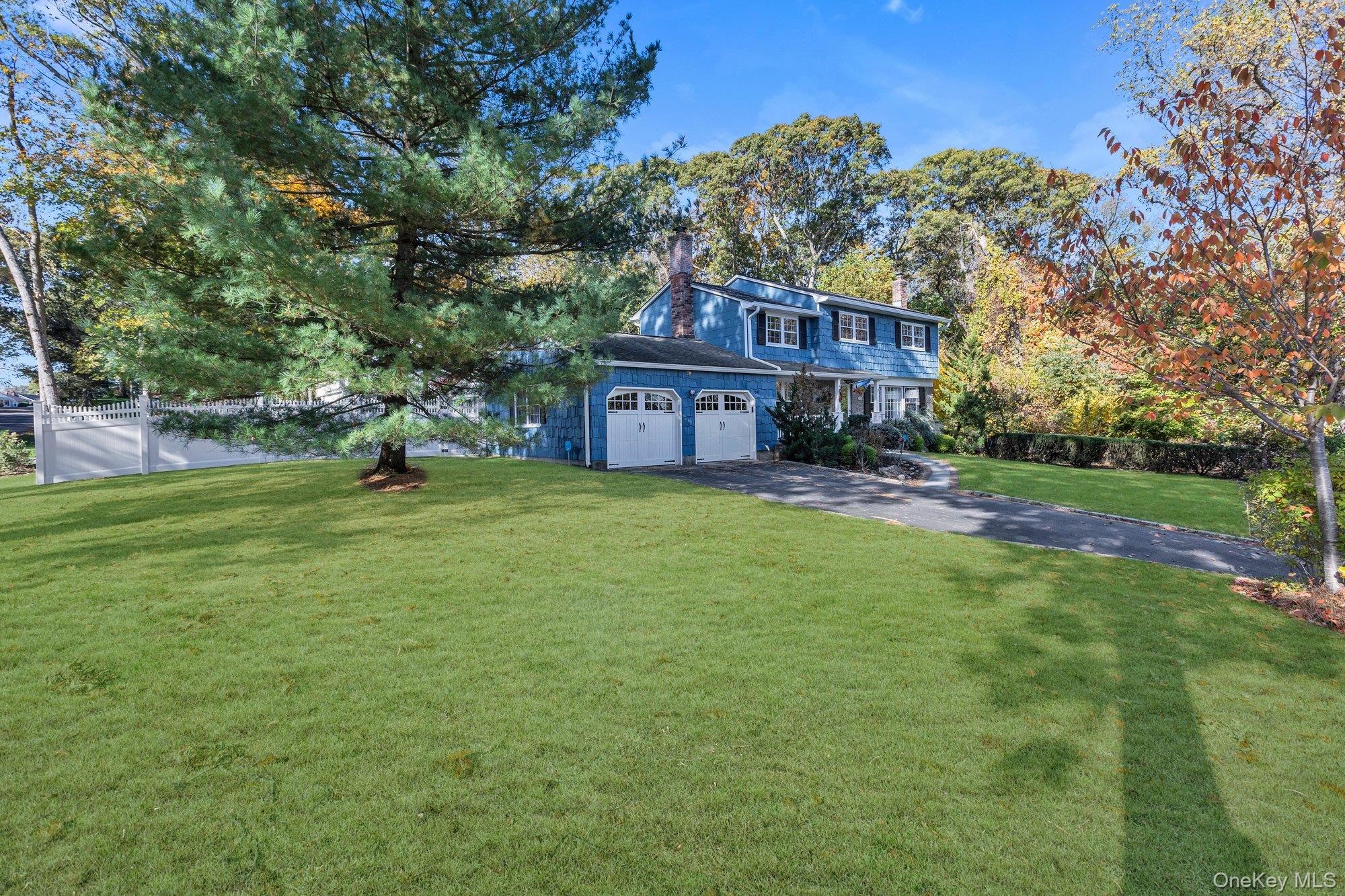 60 Oak Street, Smithtown, NY 11787