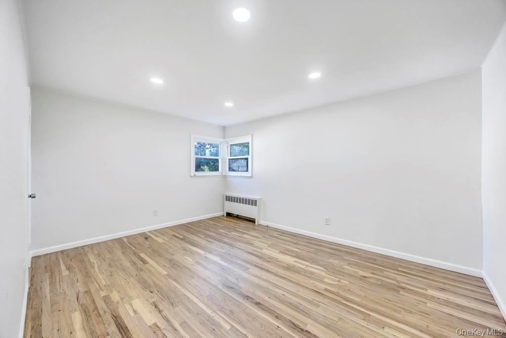 15 Deer Lane, Hicksville, NY 11801