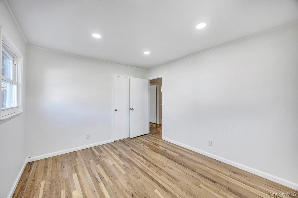 15 Deer Lane, Hicksville, NY 11801