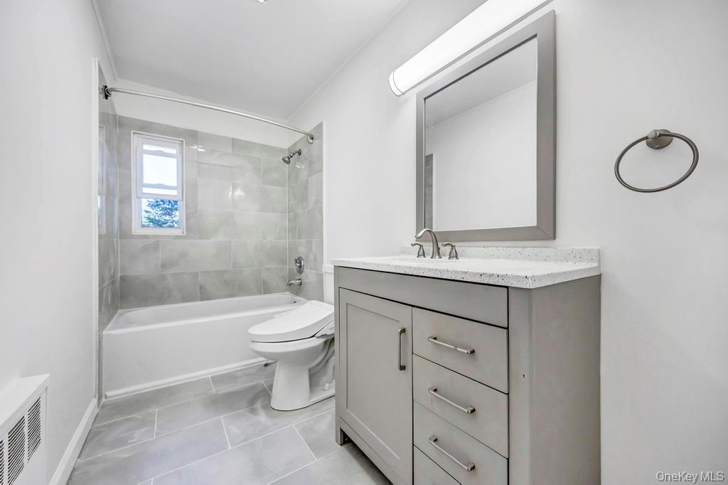 15 Deer Lane, Hicksville, NY 11801