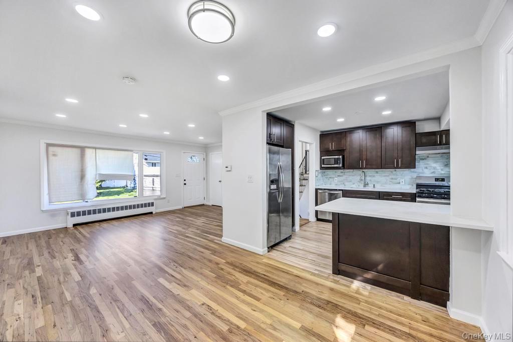 15 Deer Lane, Hicksville, NY 11801