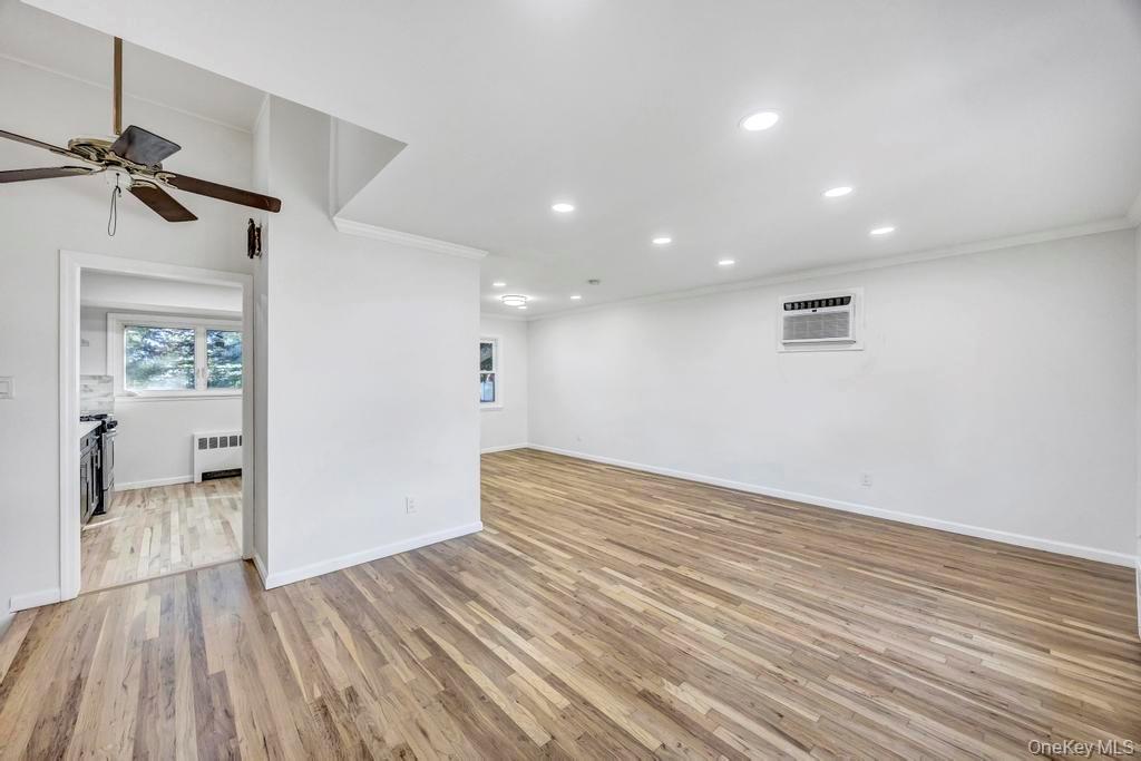 15 Deer Lane, Hicksville, NY 11801