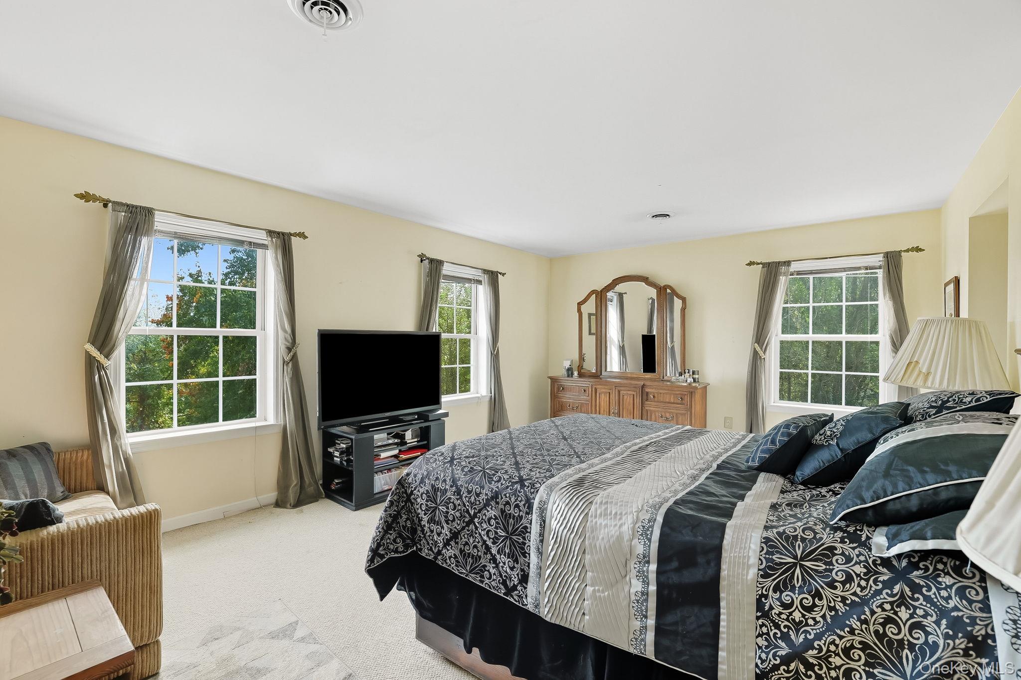 400 Bullet Hole Road, Mahopac, NY 10541