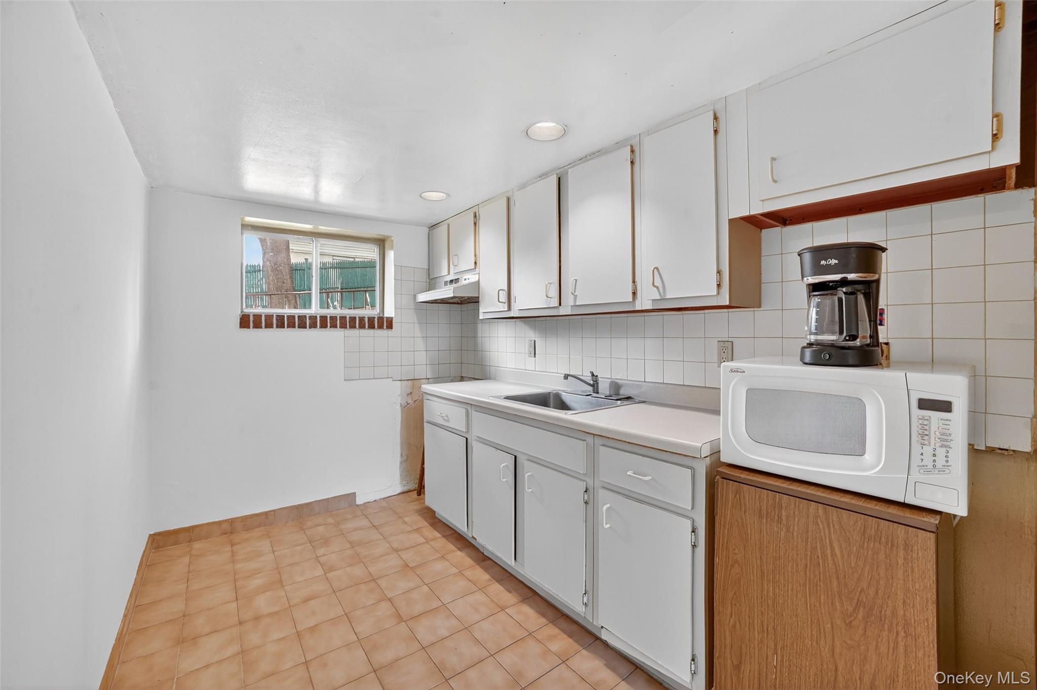 23 Mansion Avenue, Yonkers, NY 10704