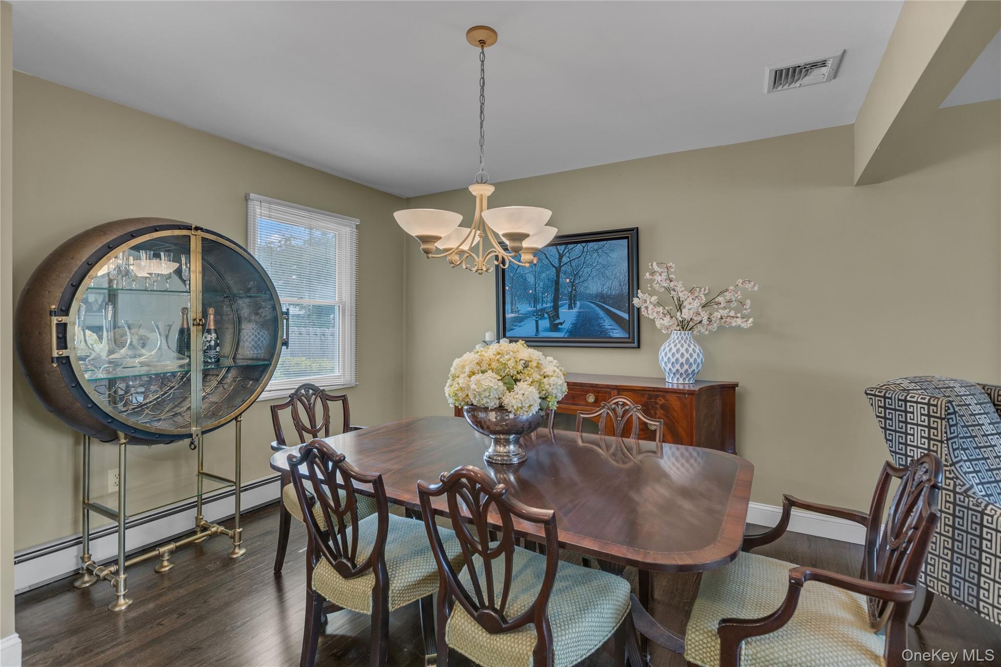 32 Oakwood Street, Greenlawn, NY 11740