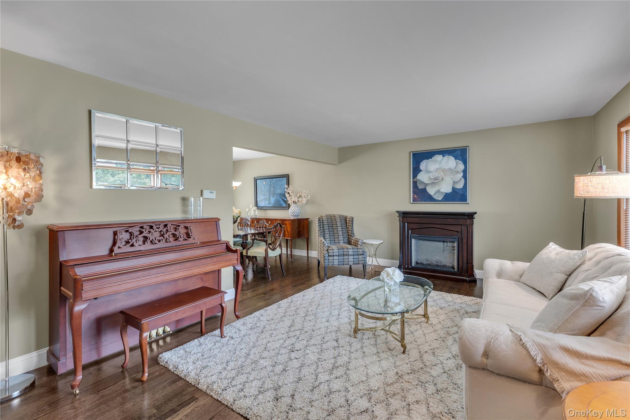 32 Oakwood Street, Greenlawn, NY 11740