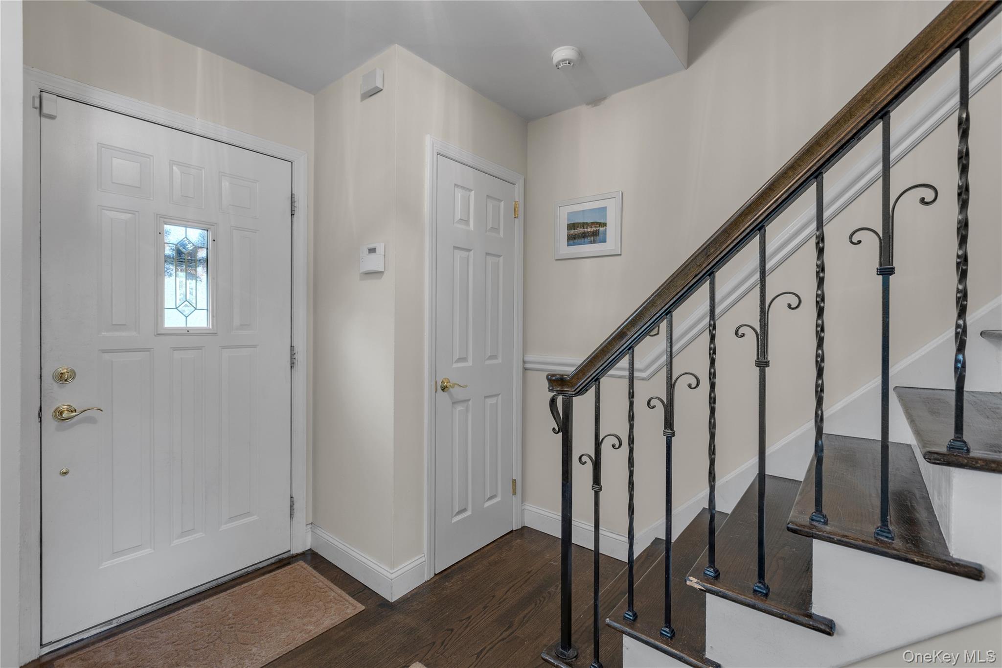 32 Oakwood Street, Greenlawn, NY 11740