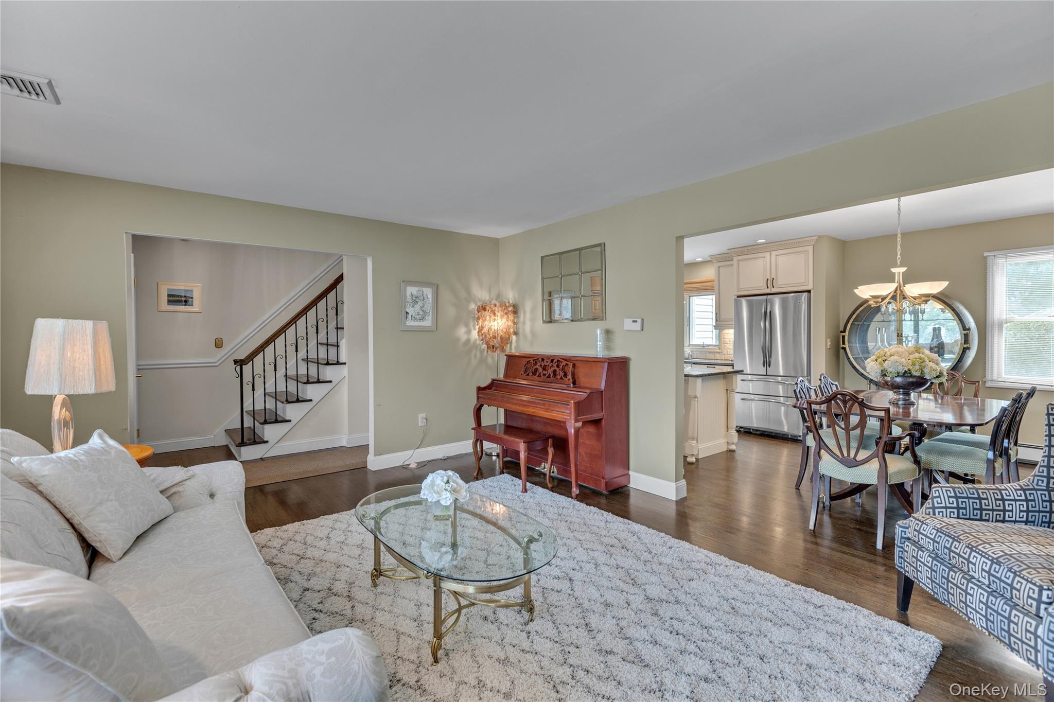 32 Oakwood Street, Greenlawn, NY 11740