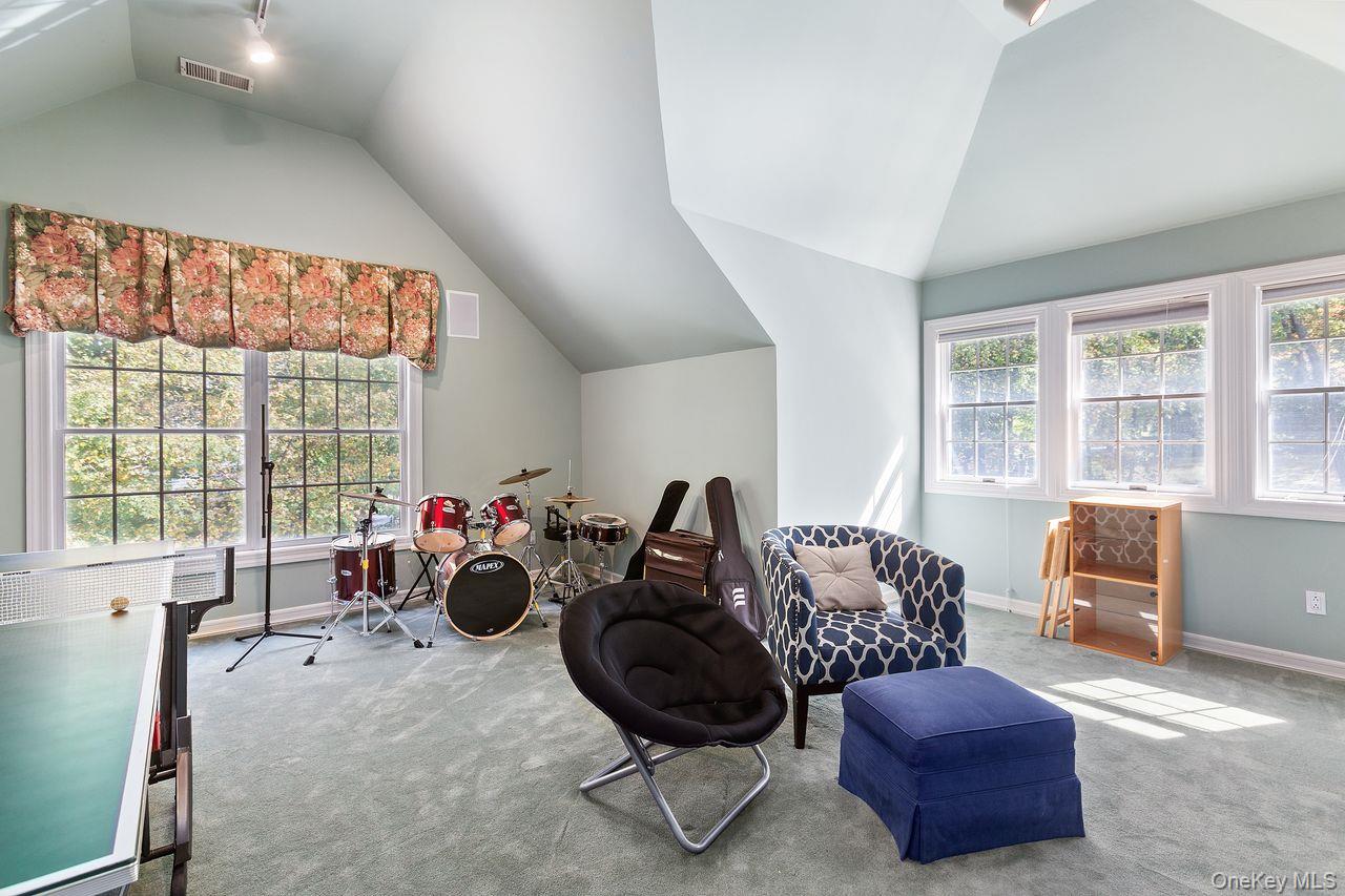 17 Brundige Drive, Goldens Bridge, NY 10526