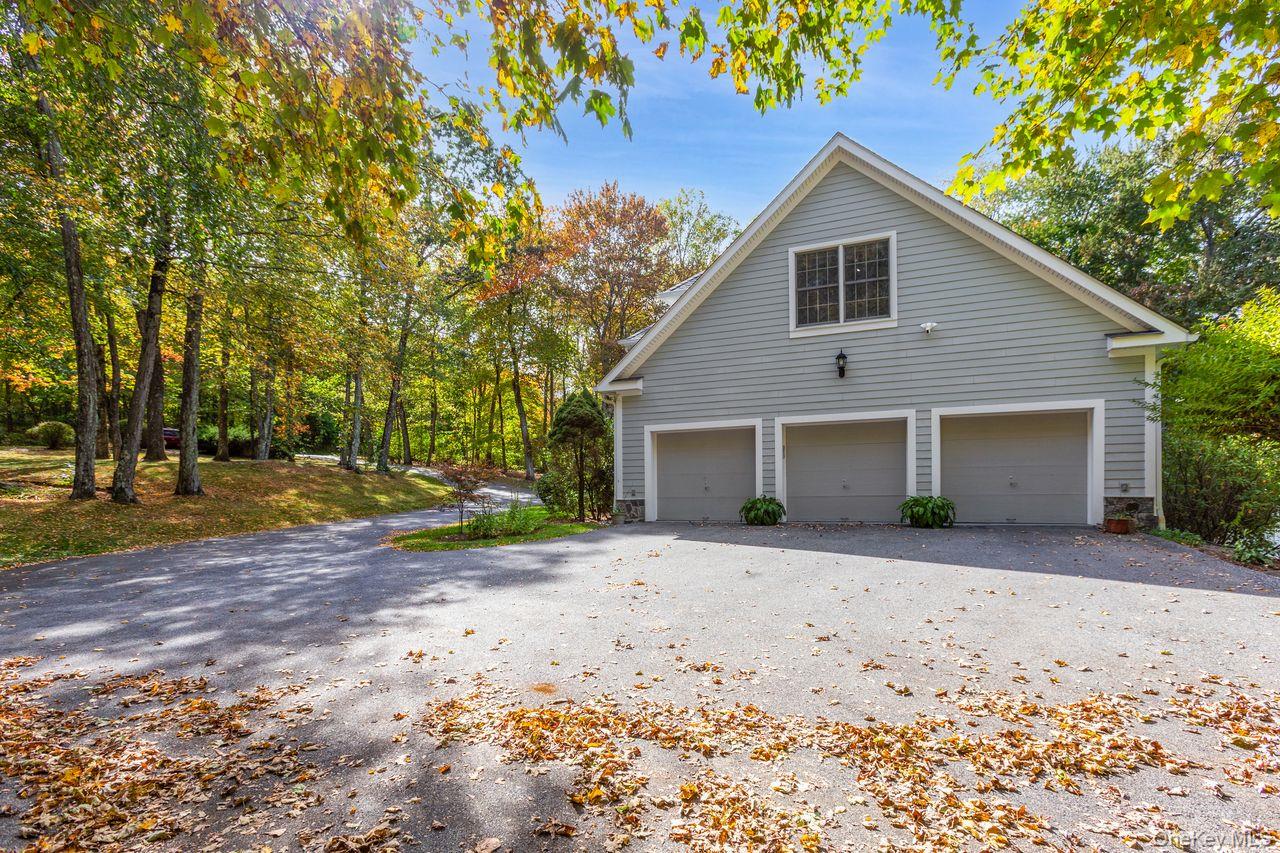 17 Brundige Drive, Goldens Bridge, NY 10526