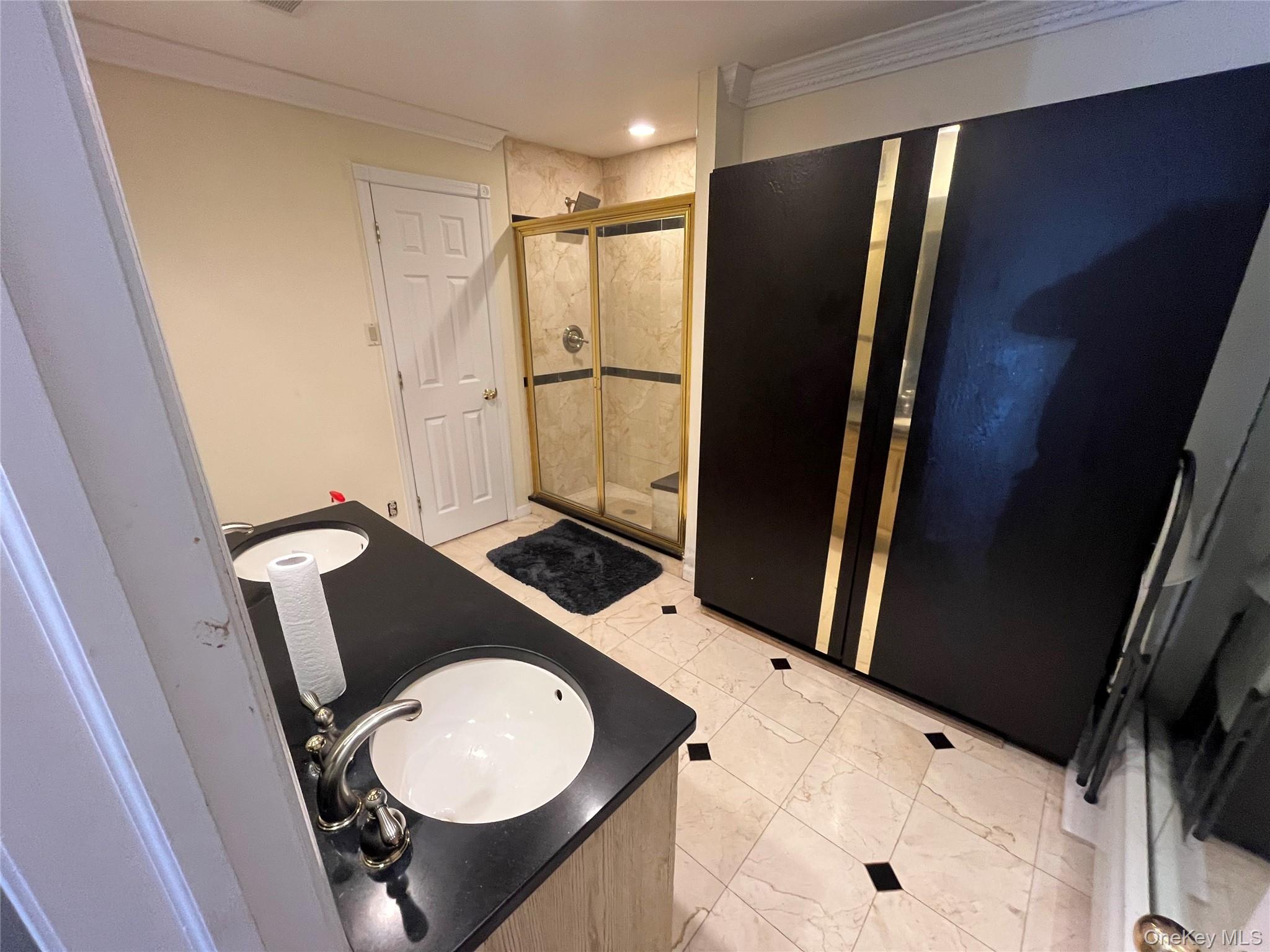 17 Hawthorne Street, Deer Park, NY 11729