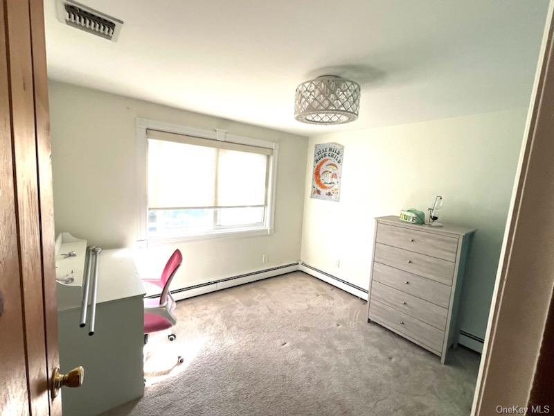 17 Hawthorne Street, Deer Park, NY 11729