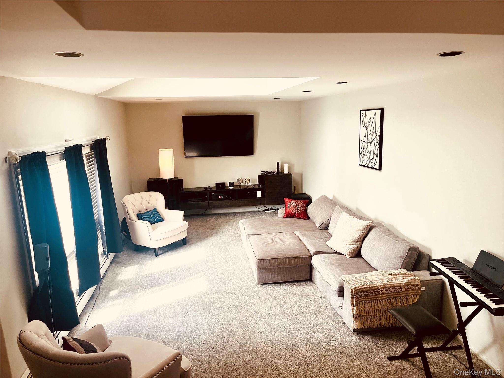 17 Hawthorne Street, Deer Park, NY 11729