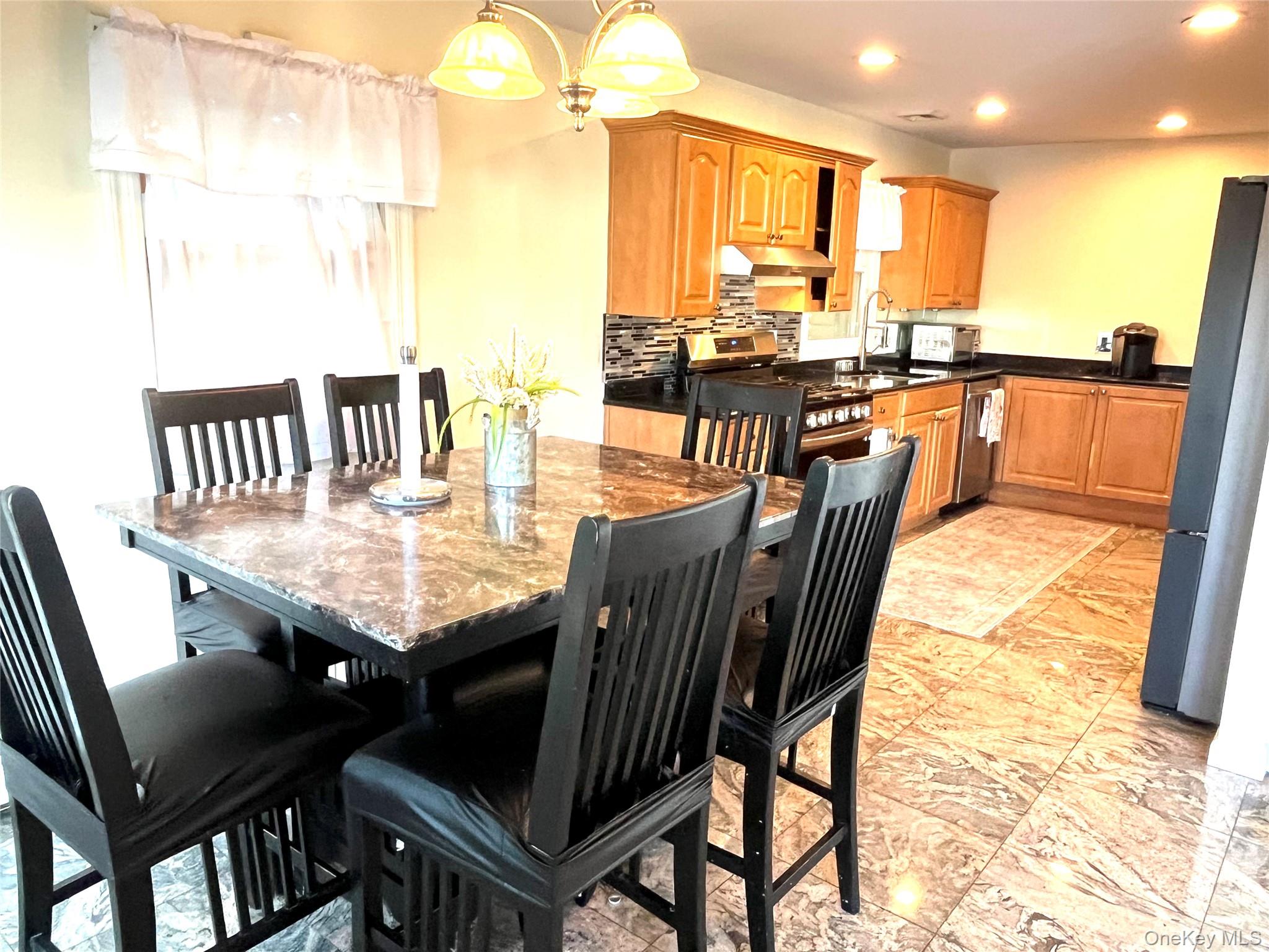 17 Hawthorne Street, Deer Park, NY 11729