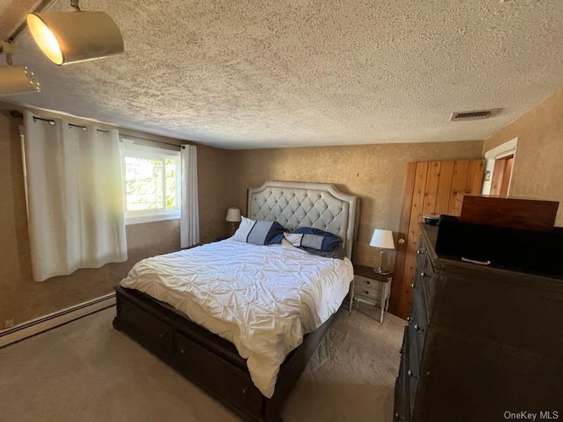 17 Hawthorne Street, Deer Park, NY 11729