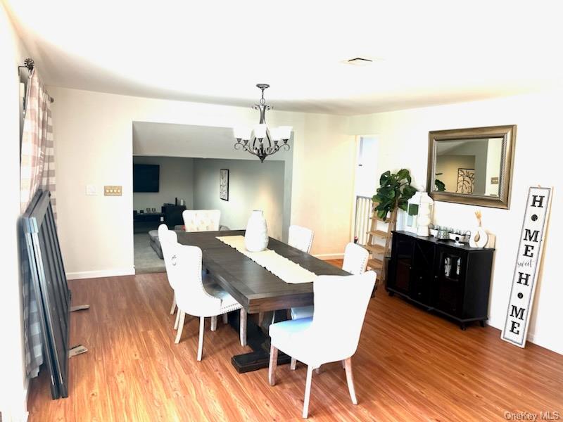 17 Hawthorne Street, Deer Park, NY 11729