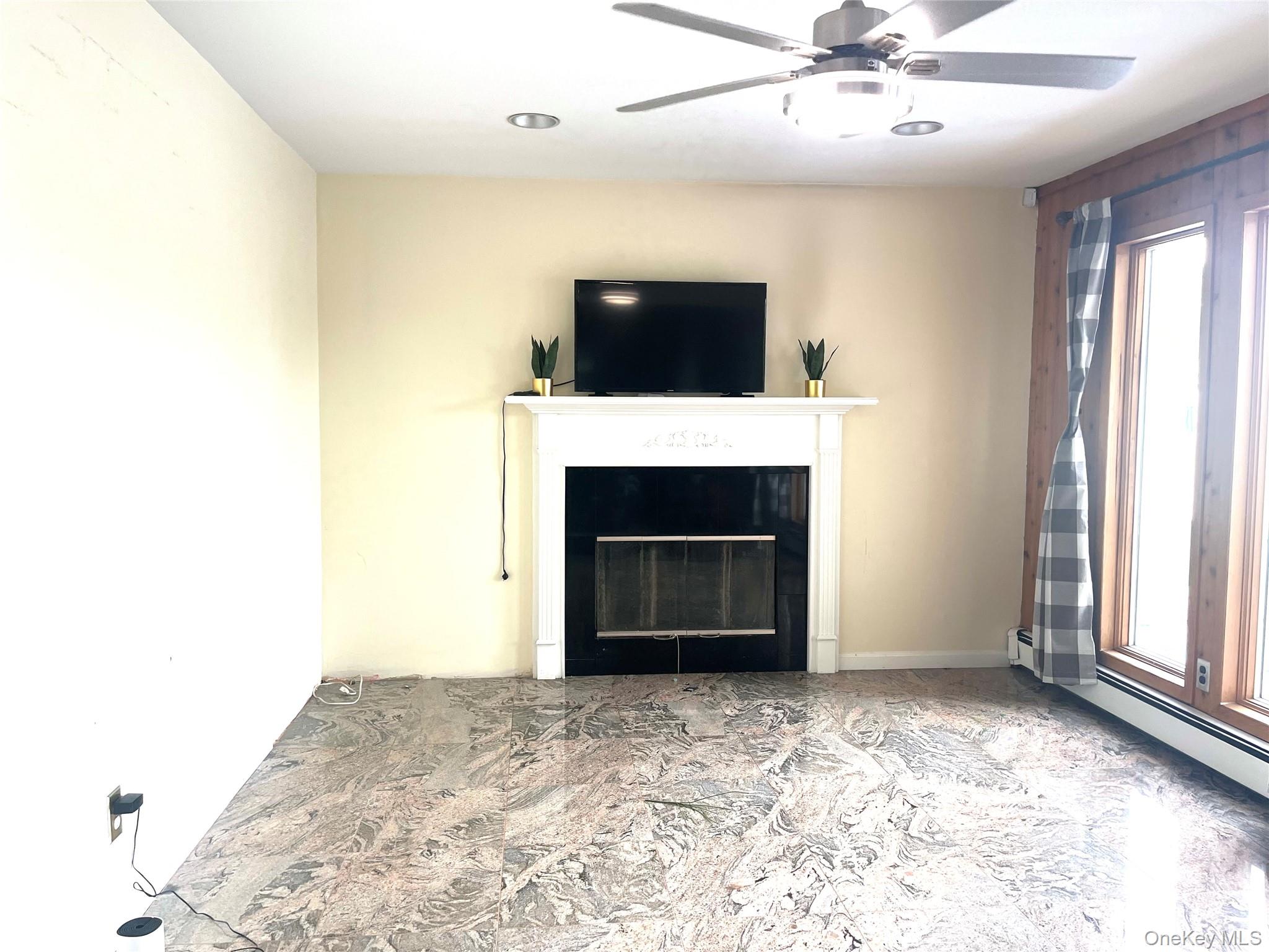 17 Hawthorne Street, Deer Park, NY 11729