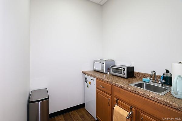 68 Merrick Road, Lynbrook, NY 11563