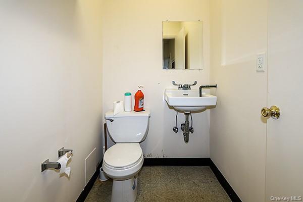 68 Merrick Road, Lynbrook, NY 11563