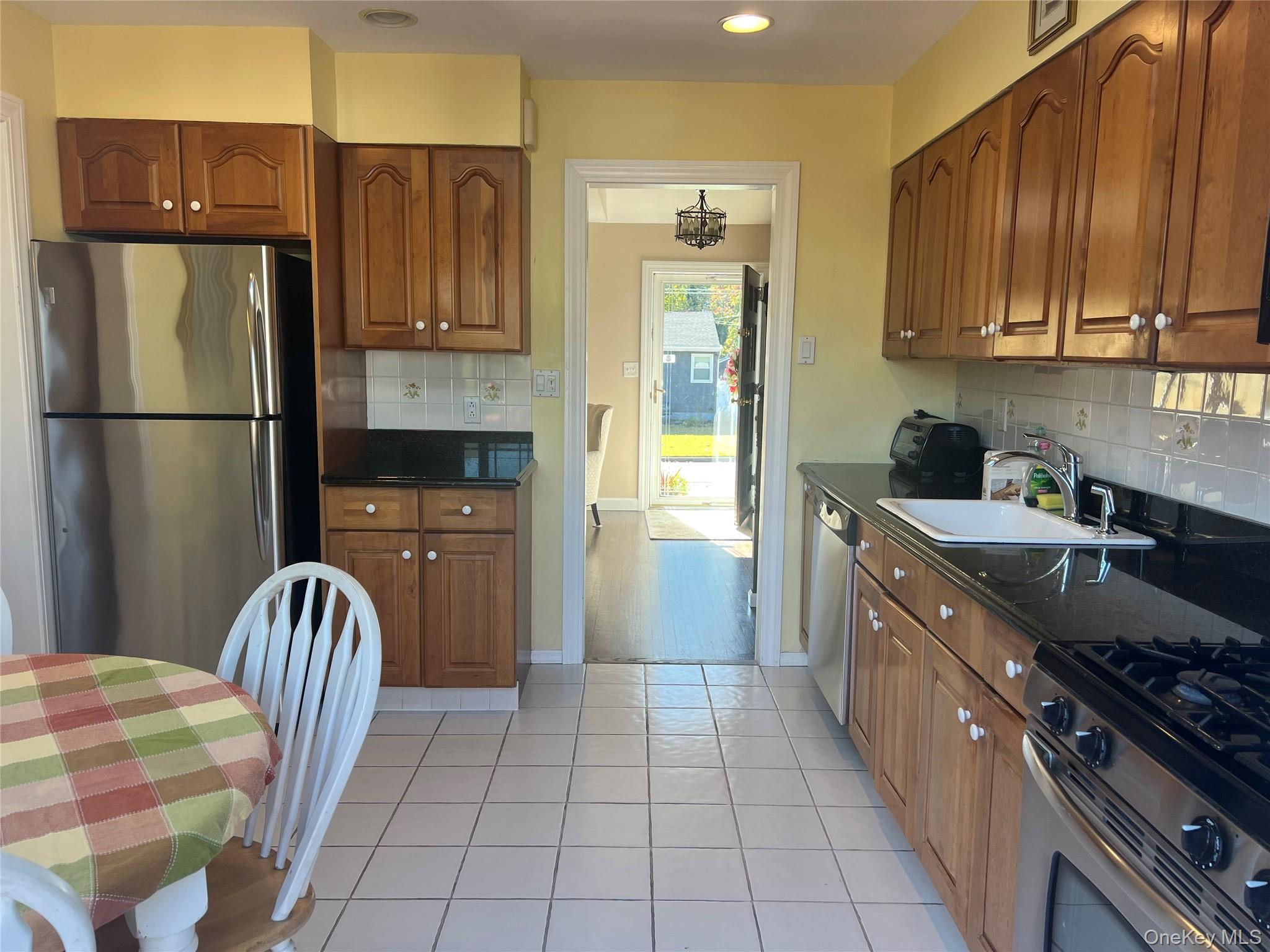 417 Cooper Road, North Babylon, NY 11703