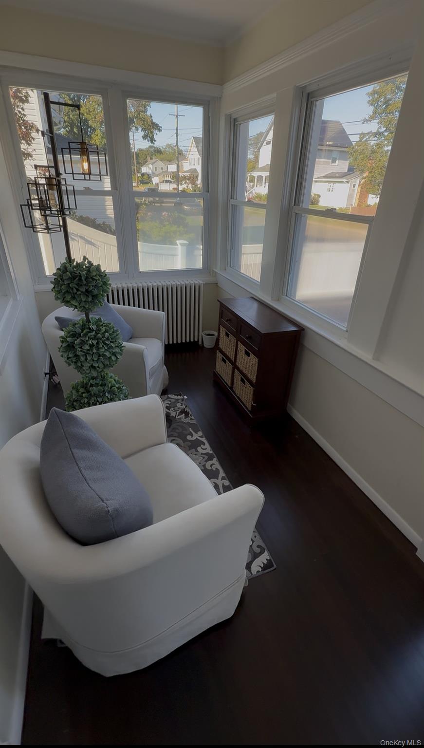 18 1st Avenue, East Islip, NY 11730