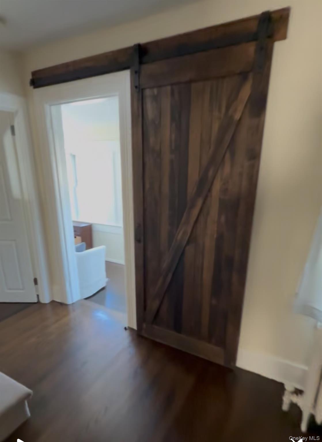 18 1st Avenue, East Islip, NY 11730