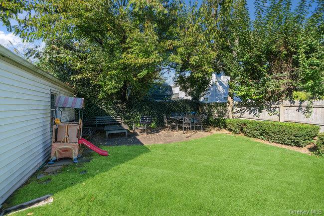 71 Dogwood Avenue, Malverne, NY 11565