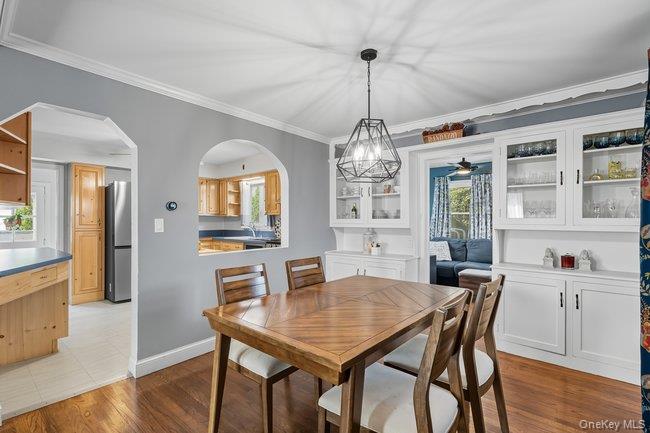 71 Dogwood Avenue, Malverne, NY 11565