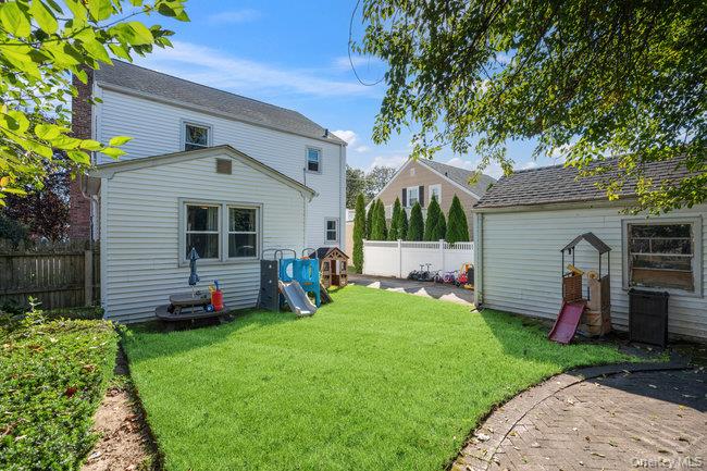 71 Dogwood Avenue, Malverne, NY 11565