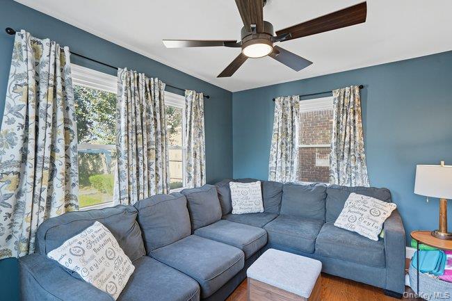 71 Dogwood Avenue, Malverne, NY 11565