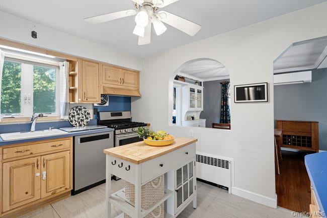 71 Dogwood Avenue, Malverne, NY 11565