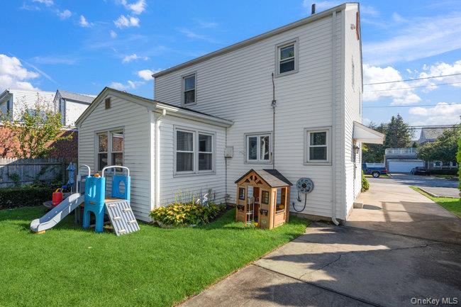 71 Dogwood Avenue, Malverne, NY 11565