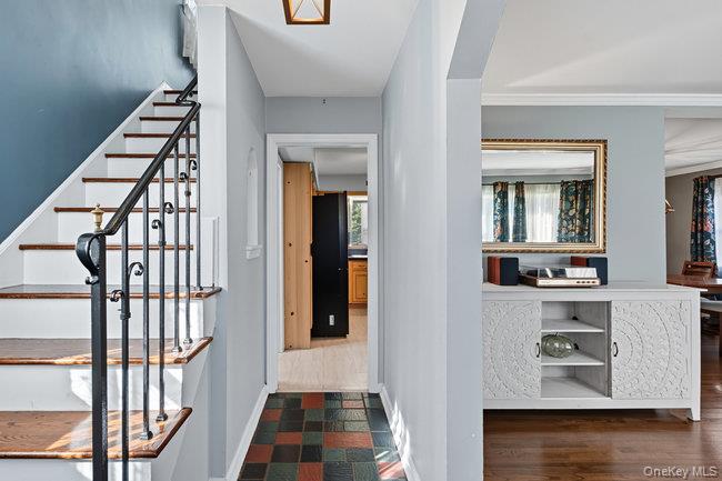 71 Dogwood Avenue, Malverne, NY 11565