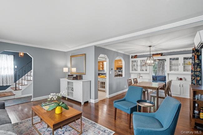 71 Dogwood Avenue, Malverne, NY 11565