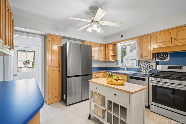 71 Dogwood Avenue, Malverne, NY 11565