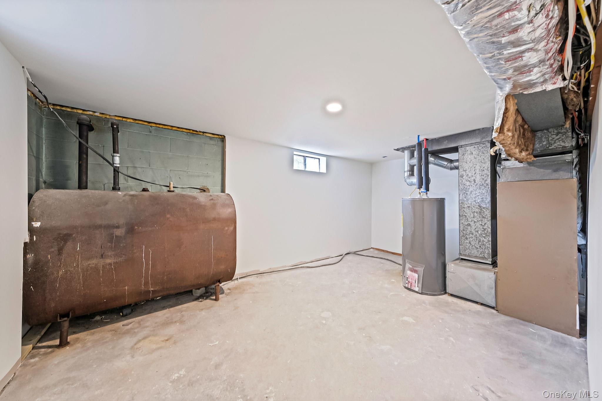 120 Manhattan Avenue, West Babylon, NY 11704